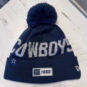 Men's Dallas Cowboys New Era Navy 2019 NFL Sideline Road Official Sport Knit Hat